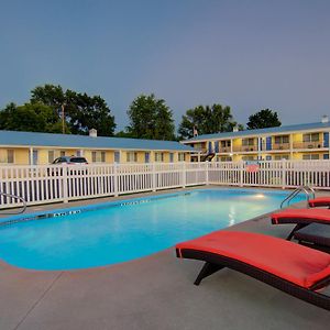 Westbridge Inn & Suites